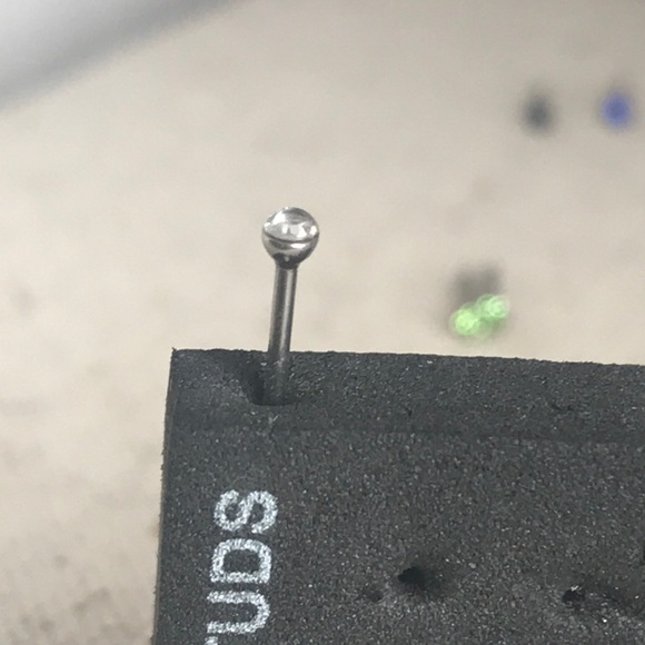 Nose bone with clear jewel - Picture 4 of 7